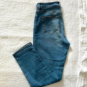 American eagle mom jeans